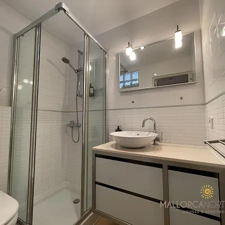 Sunny Spacious Family In 波连萨港