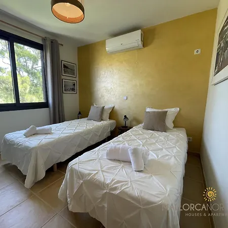 Апартаменти Sunny Spacious Family In *