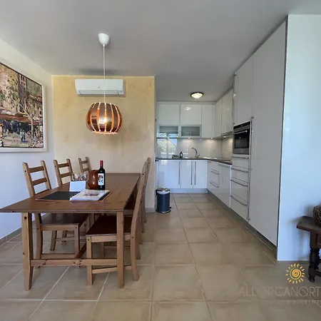 Апартаменти Sunny Spacious Family In